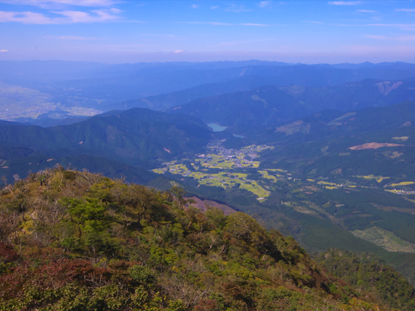 市房山山頂から熊本側を眺める
